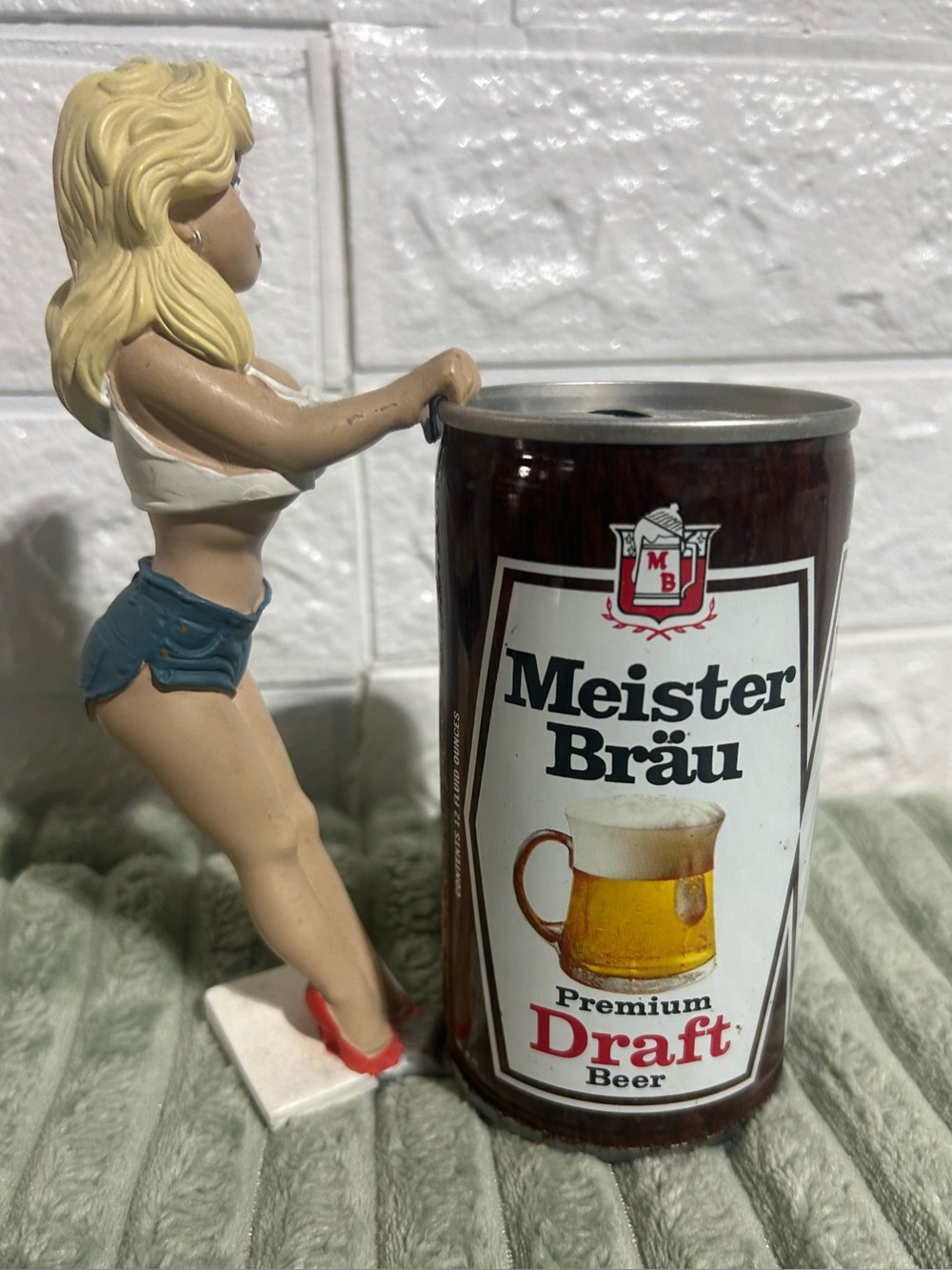 Vintage R. Dakin Meister Beau Beer Pin-Up Novelty Can holder Breweriana - Picture 3 of 4
